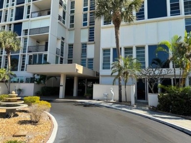 Beach Condo For Sale in South Pasadena, Florida
