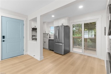 Beach Condo For Sale in Norfolk, Virginia