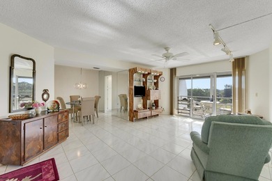Beach Condo For Sale in Lake Worth, Florida