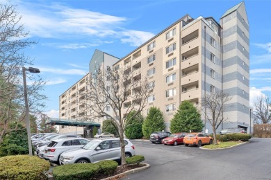 Beach Condo For Sale in New Rochelle, New York