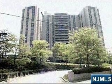Beach Condo For Sale in Fort Lee, New Jersey