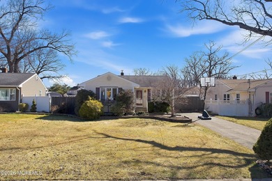 Beach Home Sale Pending in Old Bridge, New Jersey