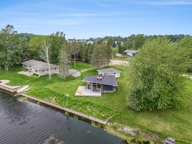 Beach Home For Sale in Arcadia, Michigan