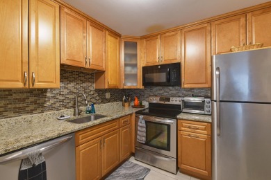 Beach Condo For Sale in Glendale, Wisconsin
