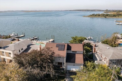 Beach Home For Sale in Baldwin Harbor, New York