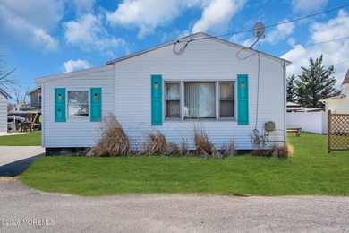 Beach Home Sale Pending in Keansburg, New Jersey