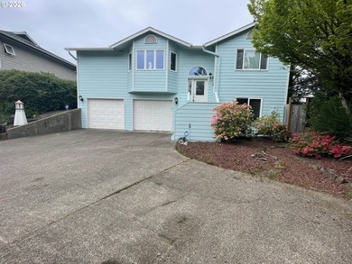 Beach Home For Sale in Newport, Oregon