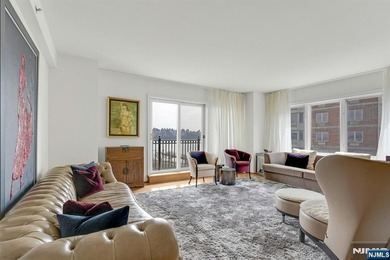 Beach Condo For Sale in Edgewater, New Jersey