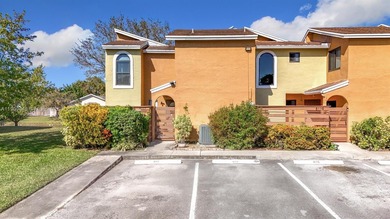 Beach Townhome/Townhouse For Sale in Tamarac, Florida