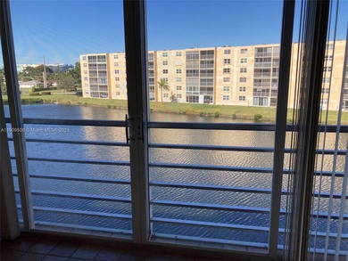 Beach Condo For Sale in Dania, Florida