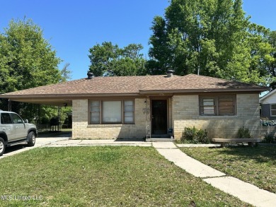 Beach Home Sale Pending in Biloxi, Mississippi