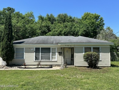 Beach Home For Sale in Biloxi, Mississippi