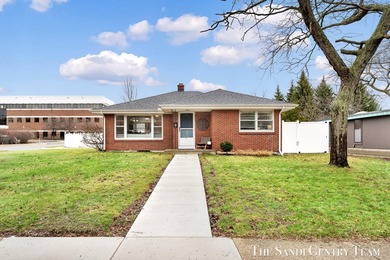 Beach Home For Sale in Grand Haven, Michigan