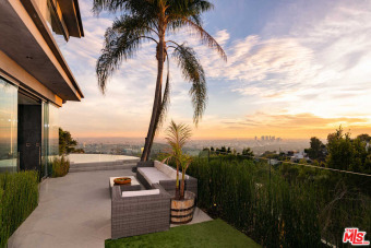 Beach Home For Sale in Los Angeles, California