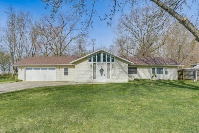 Beach Home For Sale in Benton Harbor, Michigan