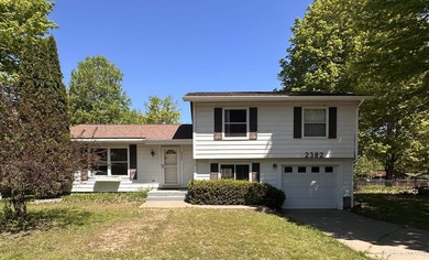 Beach Home For Sale in Marquette, Michigan