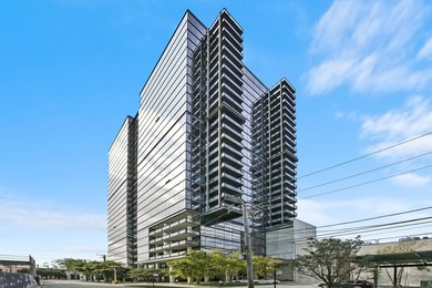 Beach Condo Active Under Contract in Chicago, Illinois