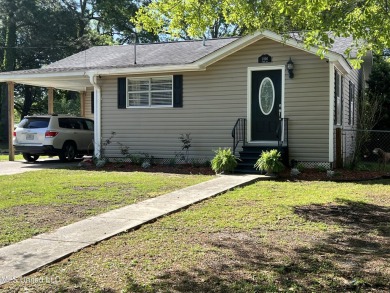 Beach Home For Sale in Pascagoula, Mississippi