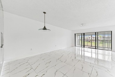 Beach Condo For Sale in Lake Worth, Florida