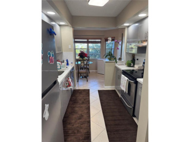 Beach Condo For Sale in Pembroke Pines, Florida