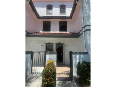 Beach Condo Active Under Contract in Pembroke Pines, Florida