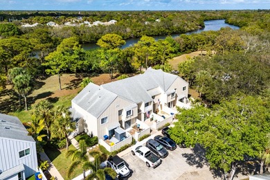 Beach Townhome/Townhouse For Sale in Jupiter, Florida