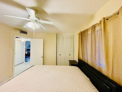 Beach Condo For Sale in Lauderdale Lakes, Florida
