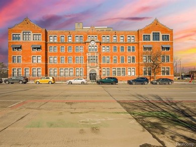 Beach Condo For Sale in Detroit, Michigan