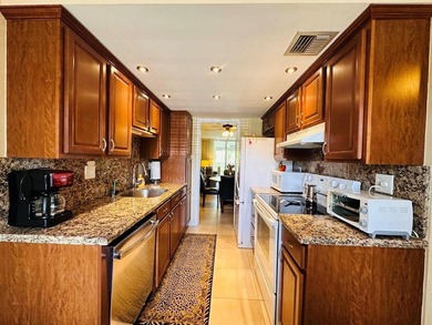 Beach Condo For Sale in Lauderdale Lakes, Florida