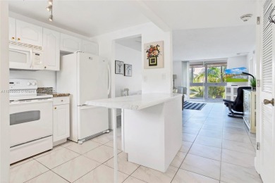 Beach Condo For Sale in Sunrise, Florida