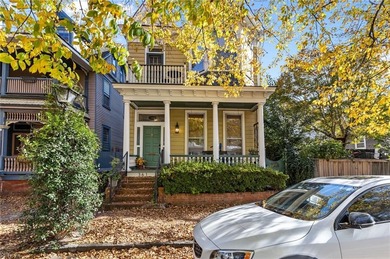 Beach Townhome/Townhouse For Sale in Portsmouth, Virginia