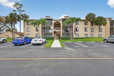 Beach Condo For Sale in Greenacres, Florida