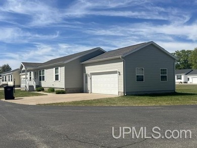 Beach Home For Sale in Gladstone, Michigan