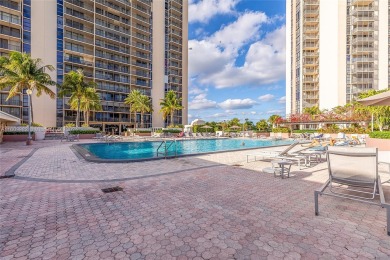 Beach Condo For Sale in Aventura, Florida