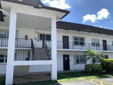 Beach Condo Active Under Contract in Palm Beach Gardens, Florida