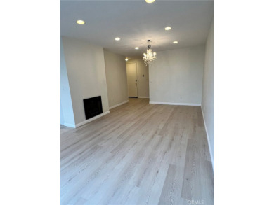 Beach Condo For Sale in Santa Monica, California