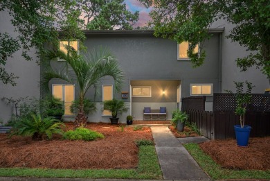 Beach Home For Sale in Mount Pleasant, South Carolina