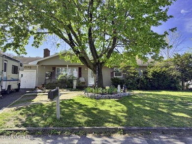 Beach Home For Sale in Toms River, New Jersey