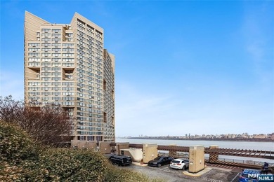 Beach Condo For Sale in Guttenberg, New Jersey