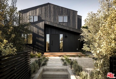 Beach Home Active Under Contract in Venice, California