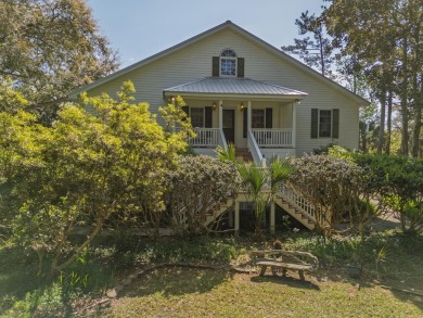 Beach Home For Sale in Edisto Island, South Carolina