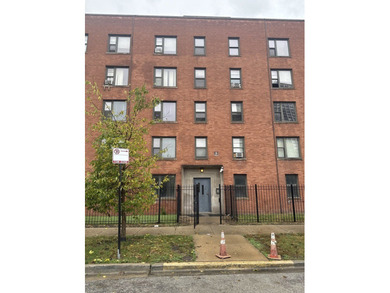 Beach Condo For Sale in Chicago, Illinois