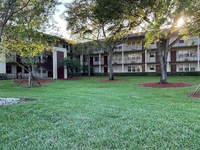 Beach Condo For Sale in Pembroke Pines, Florida