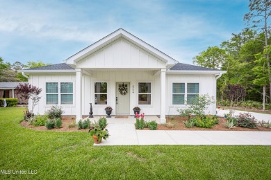 Beach Home Sale Pending in Ocean Springs, Mississippi