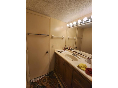 Beach Condo For Sale in Tamarac, Florida