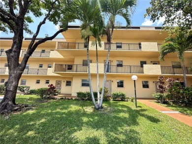 Beach Condo For Sale in Hollywood, Florida