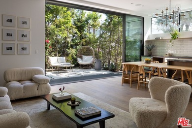 Beach Condo For Sale in Santa Monica, California