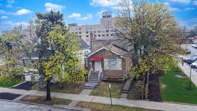 Beach Home For Sale in Chicago, Illinois