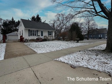 Beach Home For Sale in Holland, Michigan