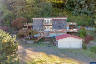 Beach Home For Sale in Garibaldi, Oregon